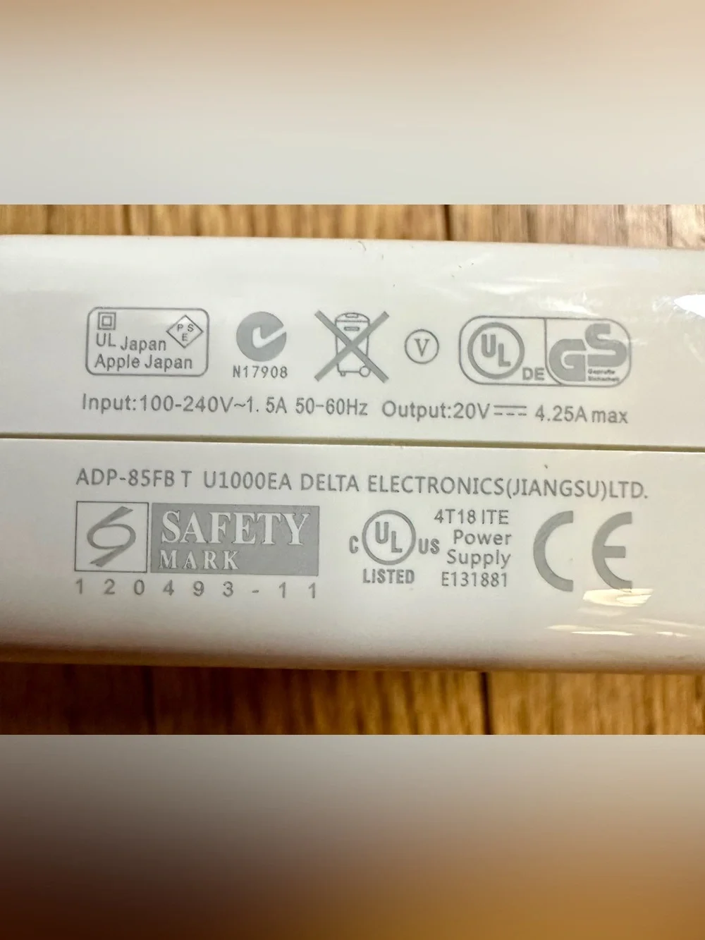 Apple White MagSafe Power Adapter with Detachable Cable